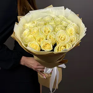 Букет из роз в крафте 