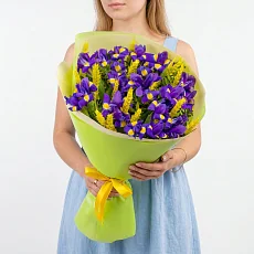 Букет из ирисов и пшеницы