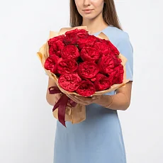 Красный пионовидный монобукет