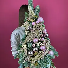 Цветы живые Композиция с нобилисом и декором "Новогодняя елка"