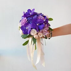 Свадебный букет из роз и орхидей