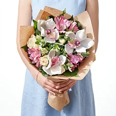 Букет с орхидеями