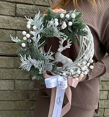 Новогодний венок с оленем