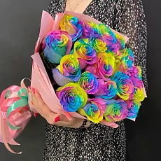 19 радужных роз 