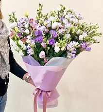 Букет из 31 лизиантуса микс
