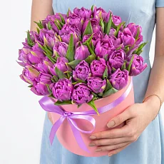 Композиция из 35 Сиреневых Пионовидных Тюльпанов в коробке