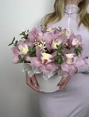 Композиция живых цветов из орхидей