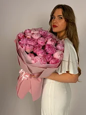 25 Пионов в розовой упаковке 