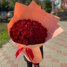 51 Красная роза Яркий Микс