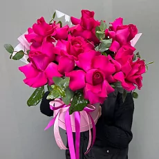 Яркие Французские розы в коробке