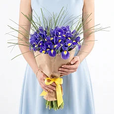Букет ирисов 17 шт