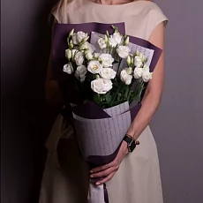 7 Белых Лизиантусов