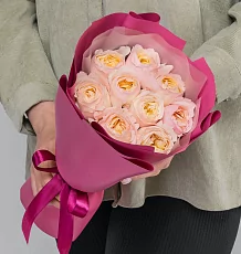 9 Пионовидных роз в упаковке 