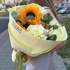 Розы и подсолнухи