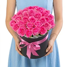 35 Розовых Роз в Коробке