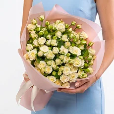 19 Кустовых Белых Роз в упаковке