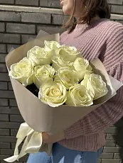 Букет живых цветов из 11 Белых роз