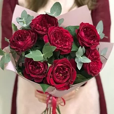 Розы пионовидные 7 шт с эвкалиптом