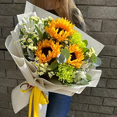 Летний букет с подсолнухами