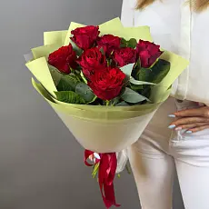 Моно композиция из красных роз