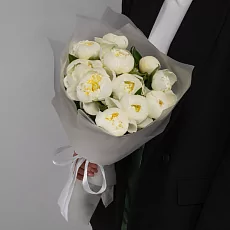 11 Белоснежных Пионов