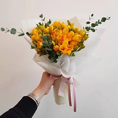   21 Оранжевая Фрезия в упаковке