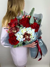 Букет с амариллисом и гортензией 