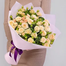 17 Кремовых Роз в упаковке