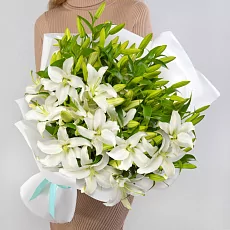 11 Белых Лилий в упаковке