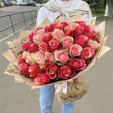 Букет Гранатовый браслет 51 роза (40 см)