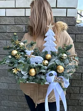 Новогодний ящик с елкой и оленем