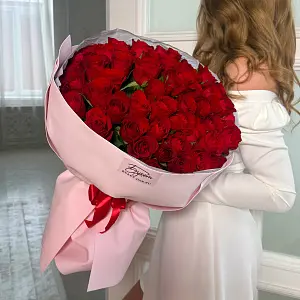 51 Кенийская роза в розовой упаковке 