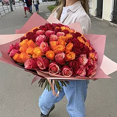 Букет 101 роза спелый микс (40 см)