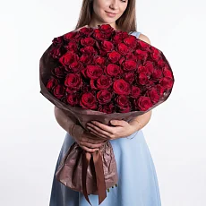 51 Бордовая Роза в коричневой упаковке