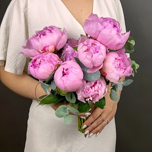 9 Розовых Пионов