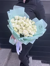 Авторская композиция белых роз