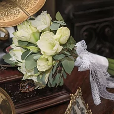 Букет невесты из 7 белых амариллисов