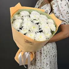 Букет с кружевными хризантемами 