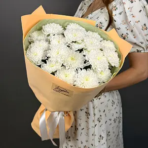 Букет с кружевными хризантемами 