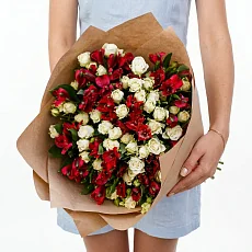 Букет "Красные Альстромерии и Розы"