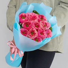 Букет из 11 Пионовидных роз в дизайнерской упаковке 