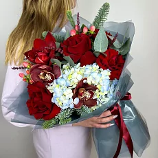 Букет с амариллисом и гортензией 