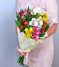 Букет "Яркие альстромерии"