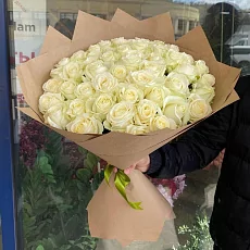 Роза белая 31 шт в упаковке 