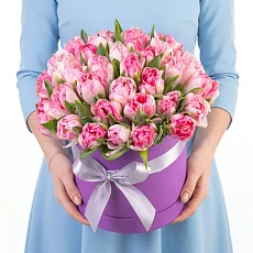 Композиция из 35 Розовых Пионовидных Тюльпанов в коробке