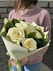 Букет живых цветов из 7 Белых роз