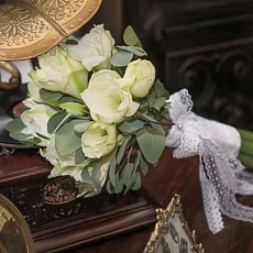 Букет невесты из 7 белых амариллисов