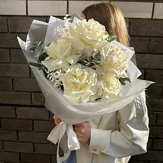 5 Роз с эвкалиптом в упаковке 