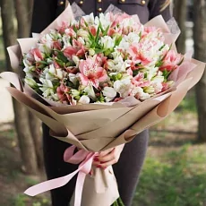 35 Разноцветных Альстромерий