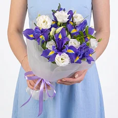 Ирисы и эустомы